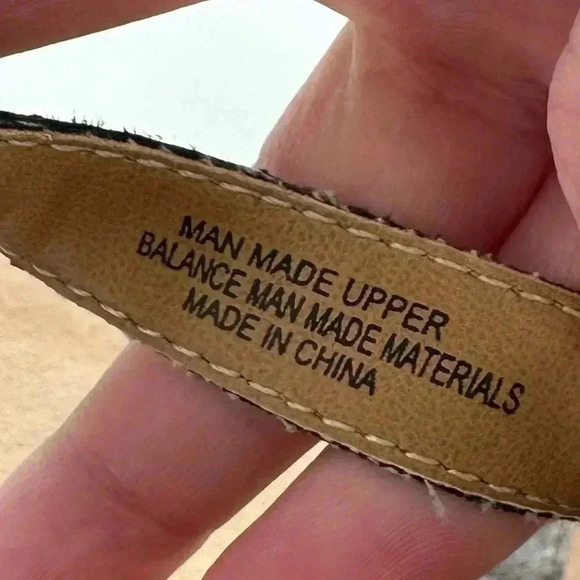 Boc born concepts sandals 8 39 pewter  metallic faux leather vegan t-straps - Picture 12 of 14